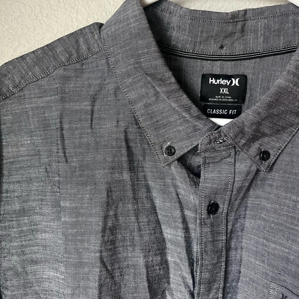 Hurley Men's Gray Short Sleeve Classic Fit Button Down